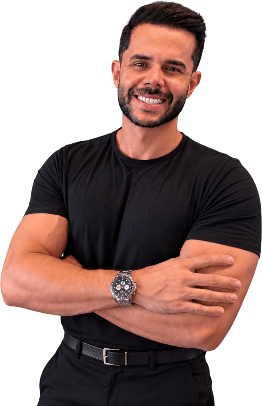 Nutricionista da DM Nutrição, sorrindo de braços cruzados